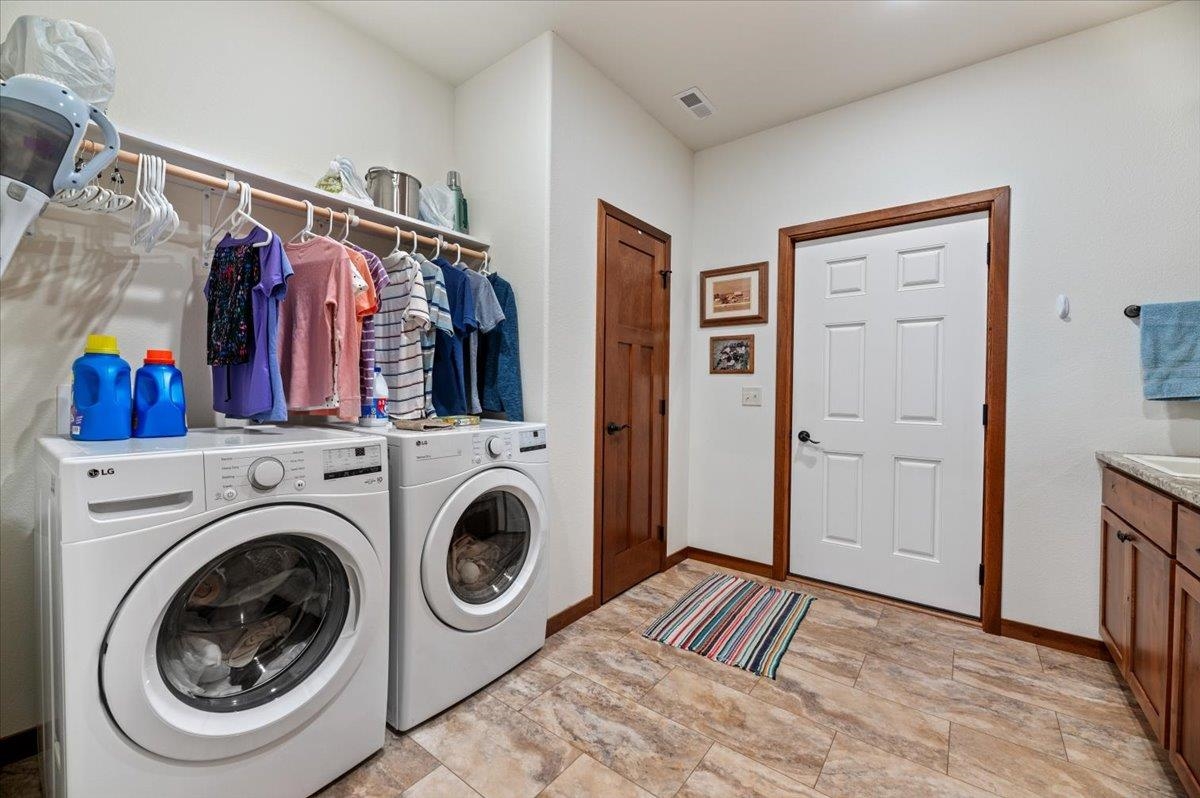 2244 Top Shelf Avenue