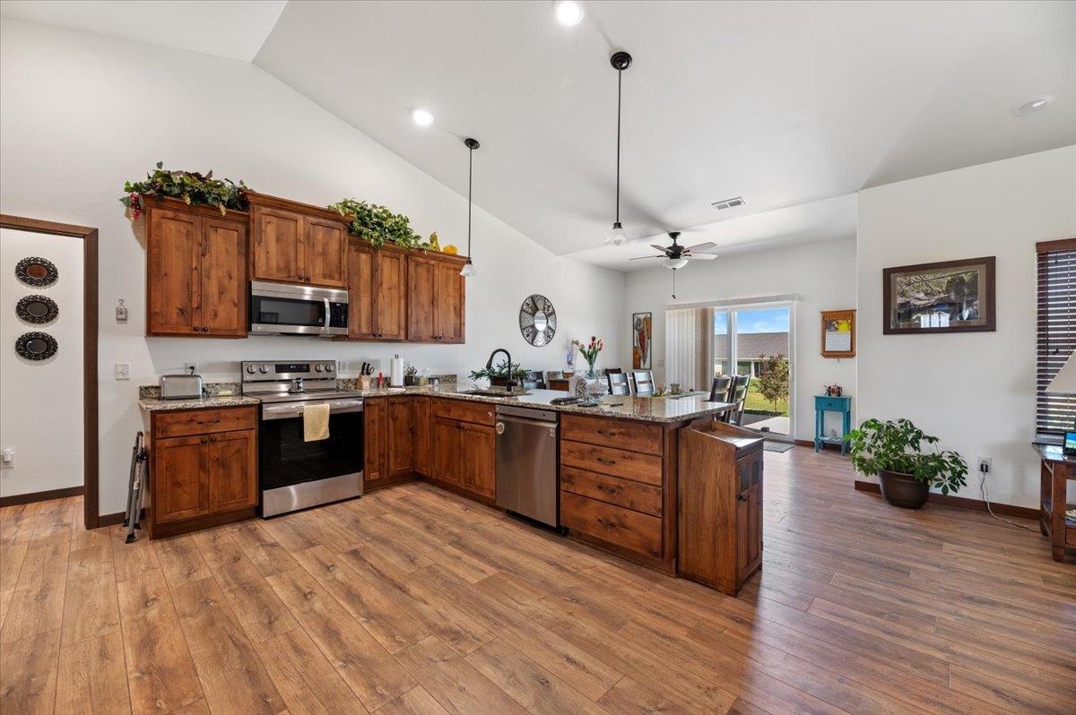 2244 Top Shelf Avenue