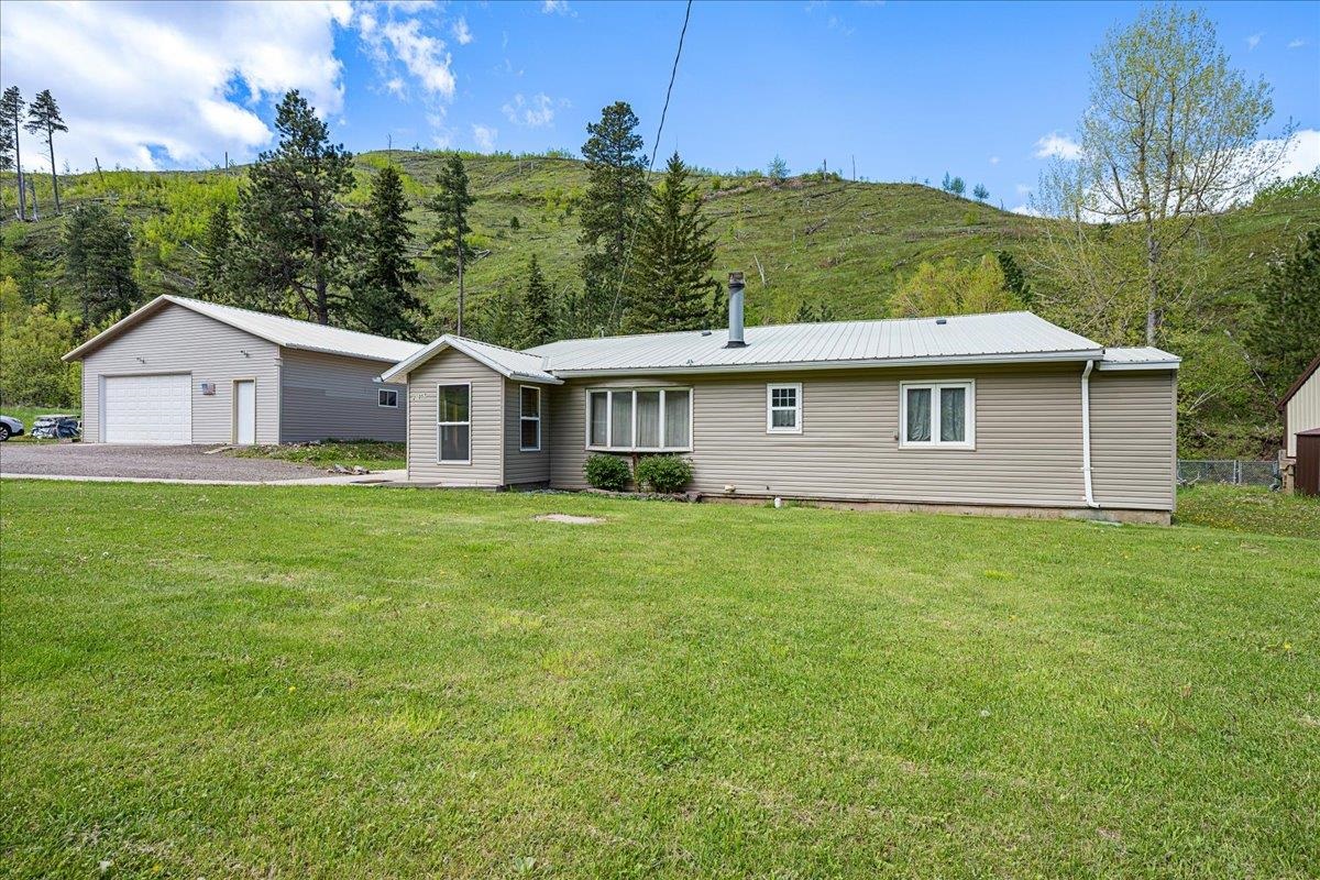 21057 Highway 385