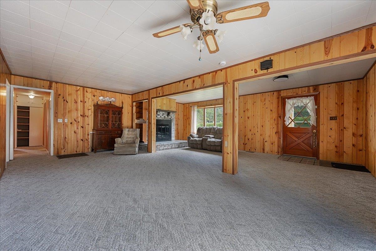 21057 Highway 385