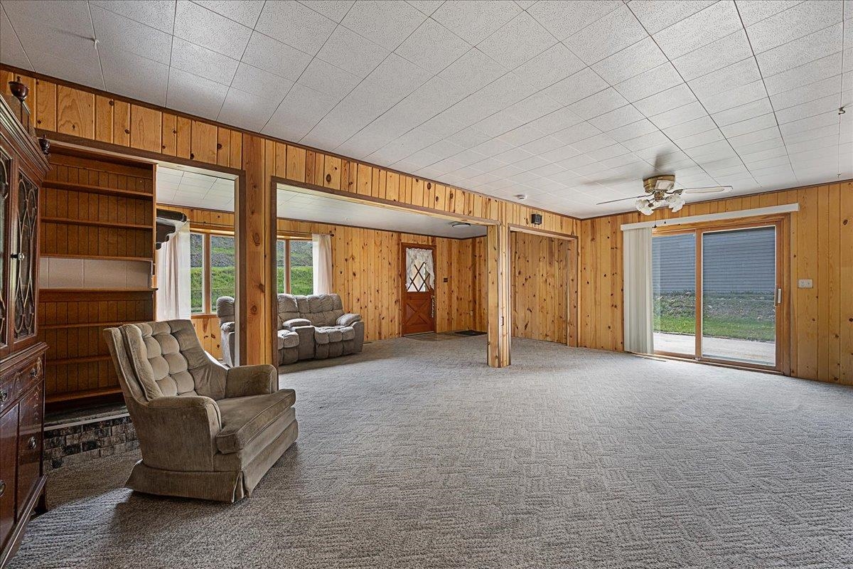 21057 Highway 385