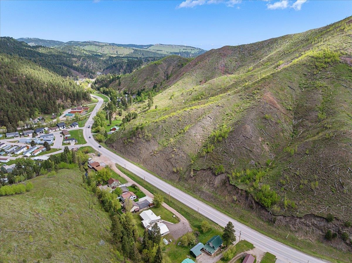 21057 Highway 385