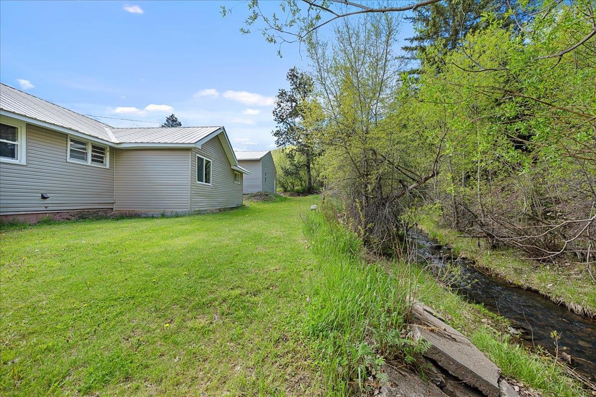21057 Highway 385