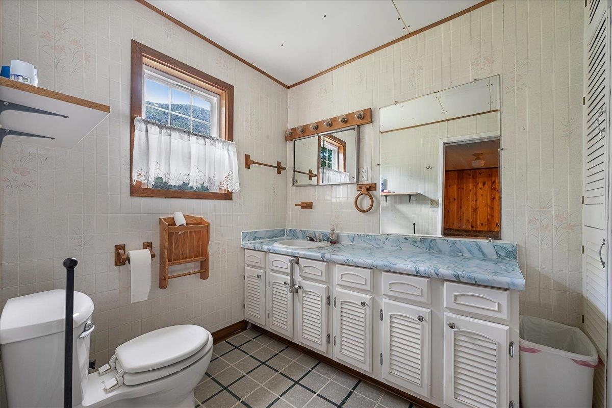 21057 Highway 385