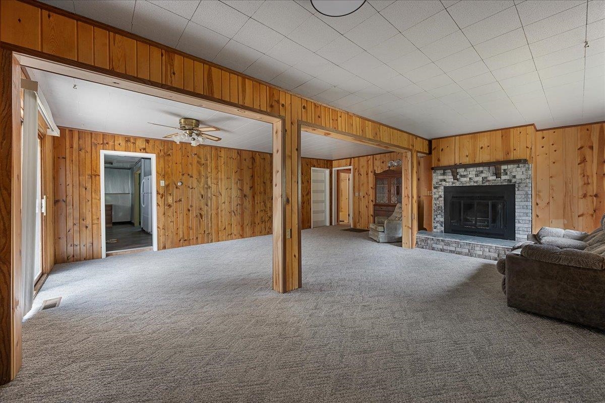 21057 Highway 385