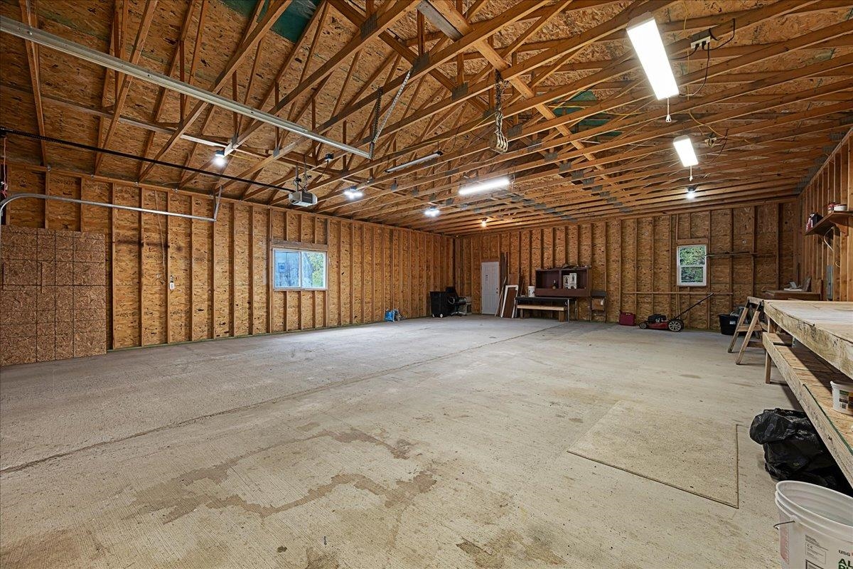 21057 Highway 385