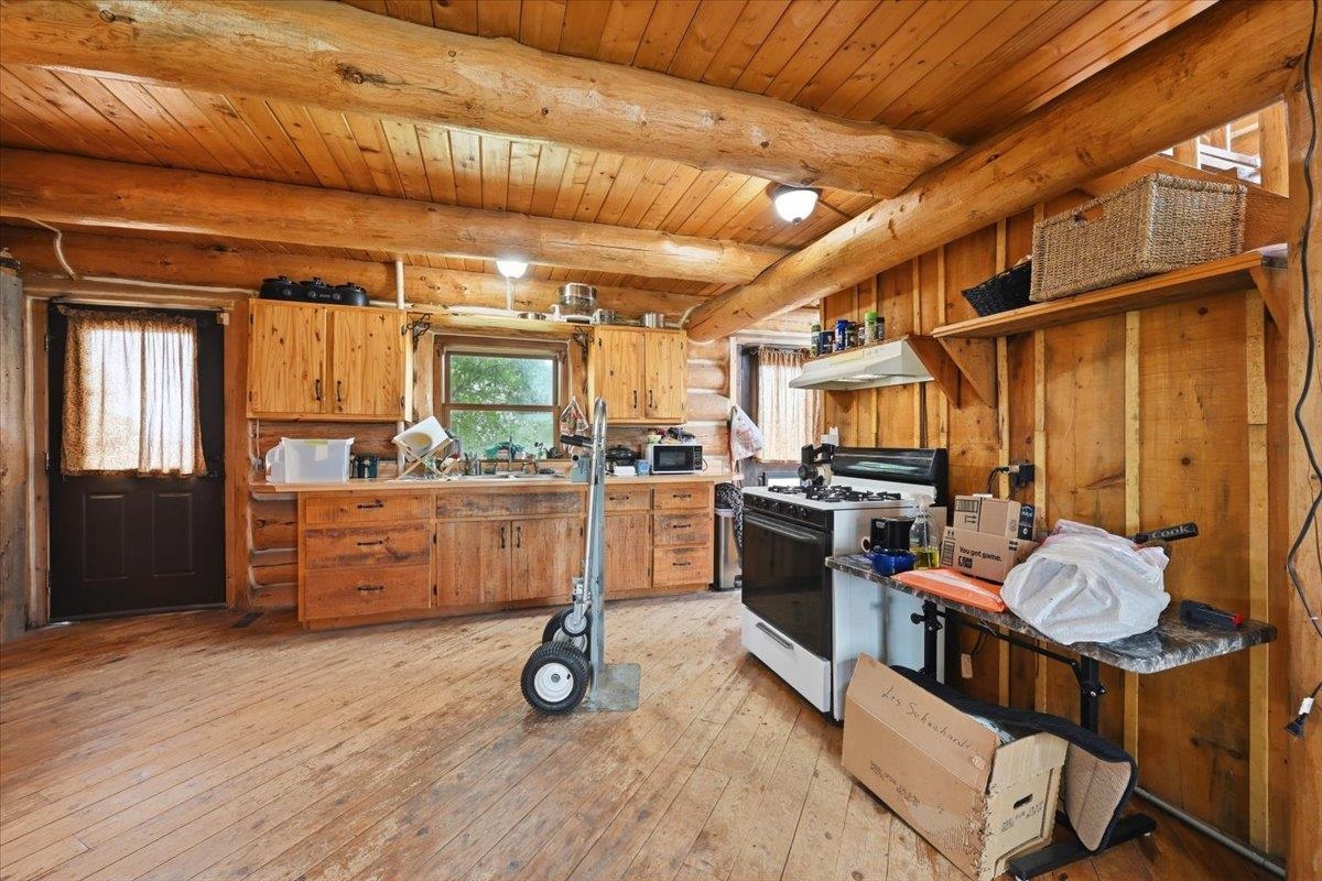 11081 Ridge Road