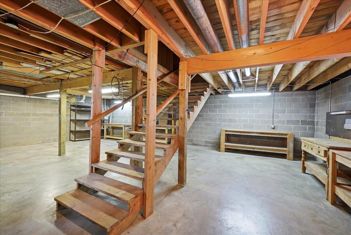 11081 Ridge Road