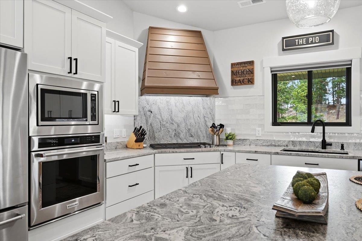 11805 Valley View Circle