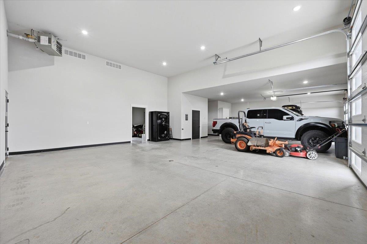 11805 Valley View Circle