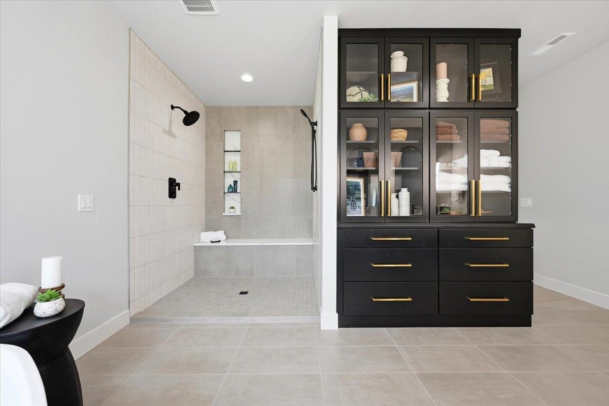 11805 Valley View Circle
