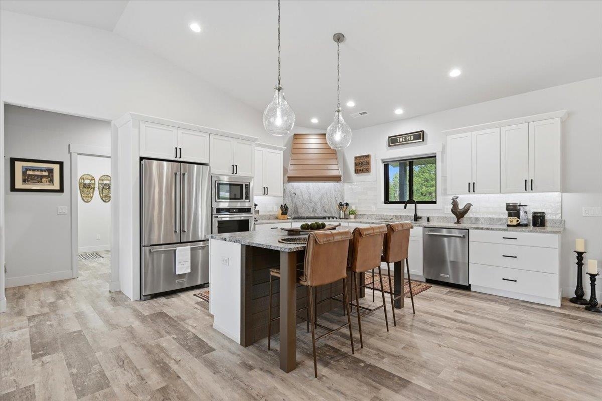 11805 Valley View Circle
