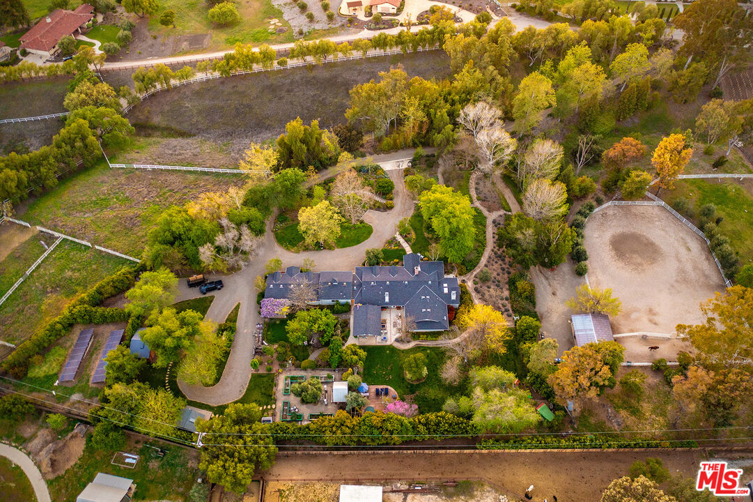 1516 Monarch Dr