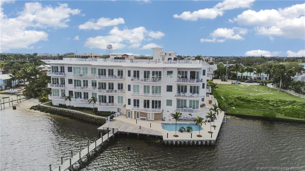 51 SE Seminole Street 401