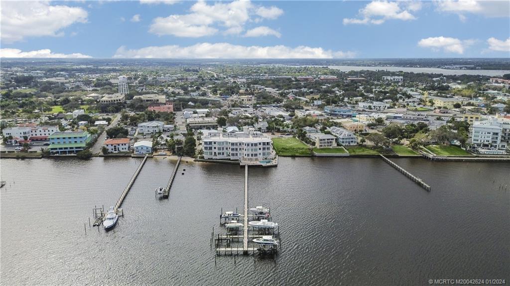51 SE Seminole Street 401