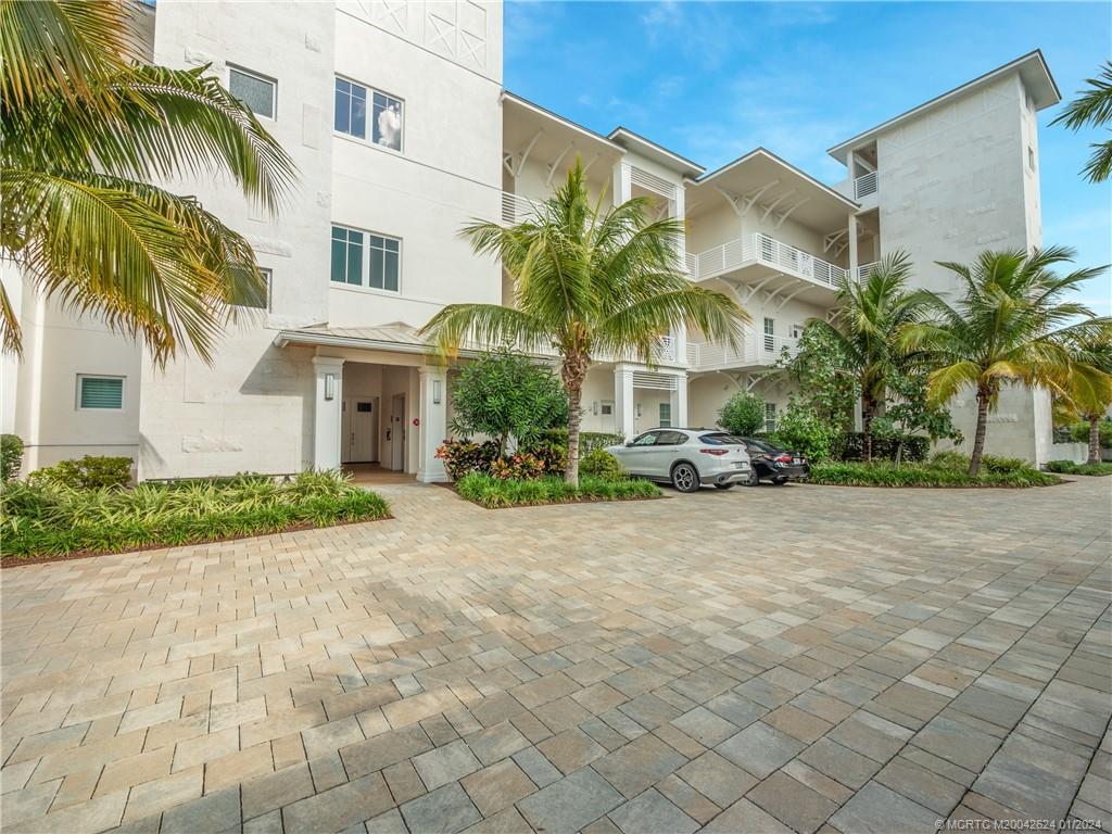 51 SE Seminole Street 401