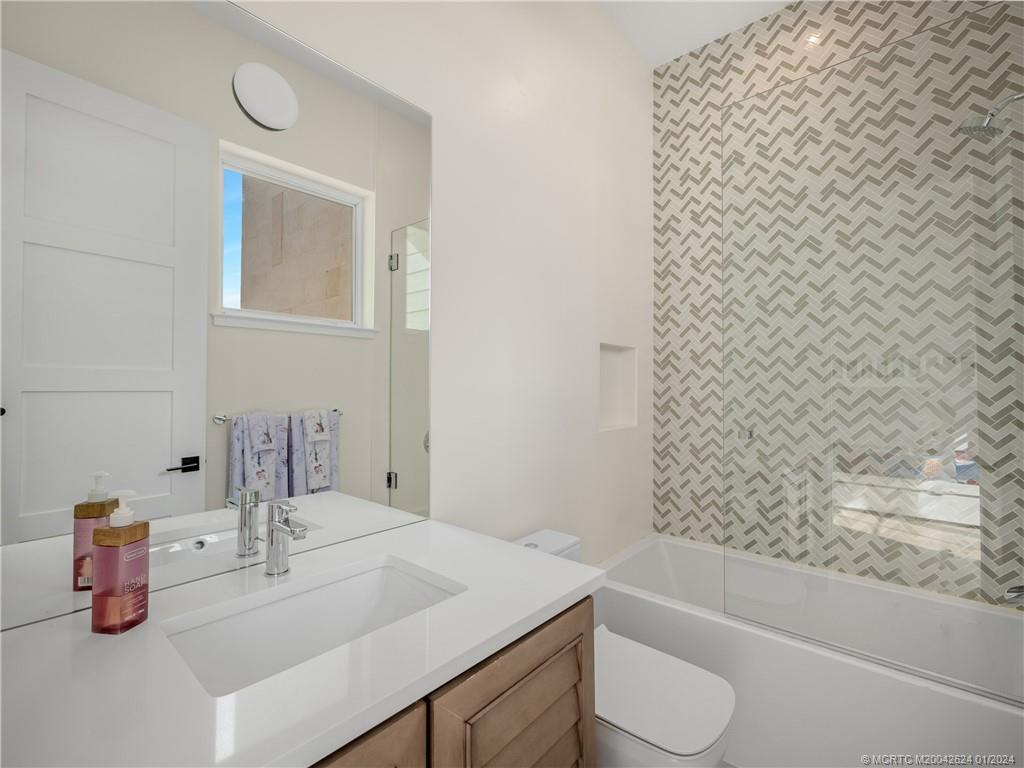 51 SE Seminole Street 401