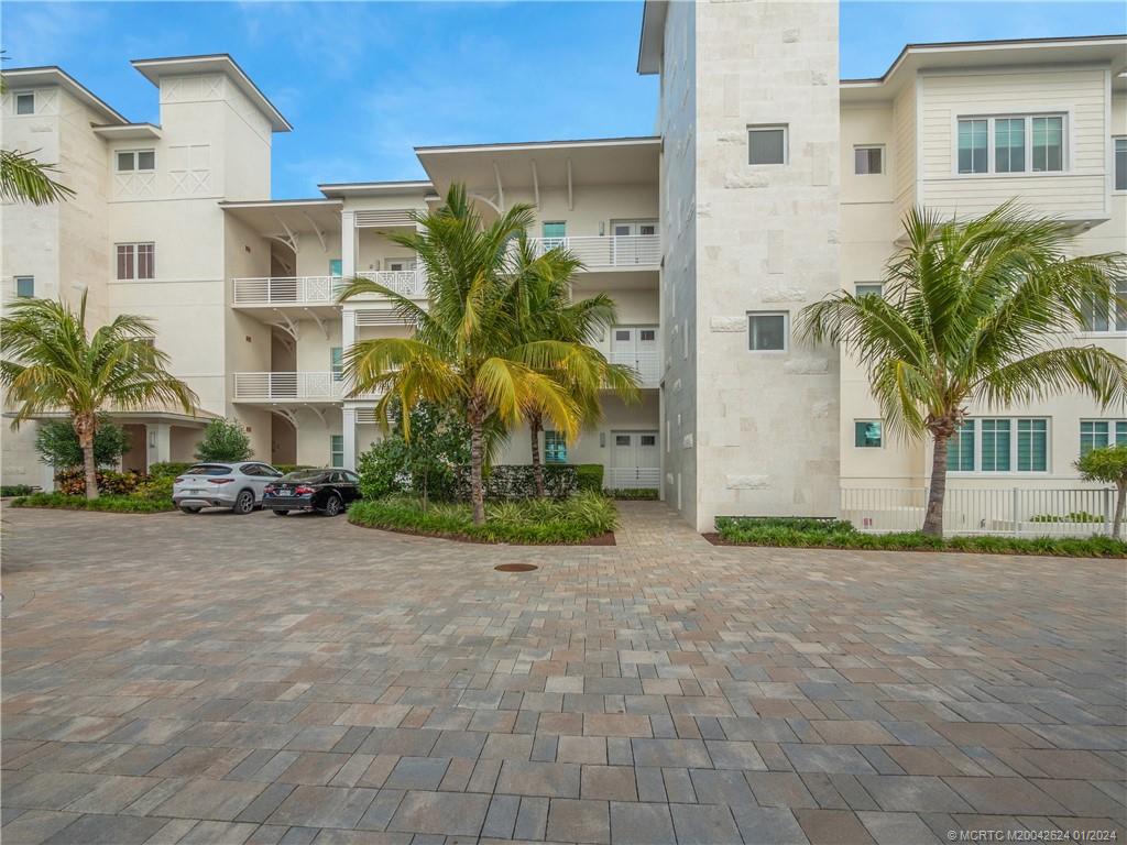 51 SE Seminole Street 401