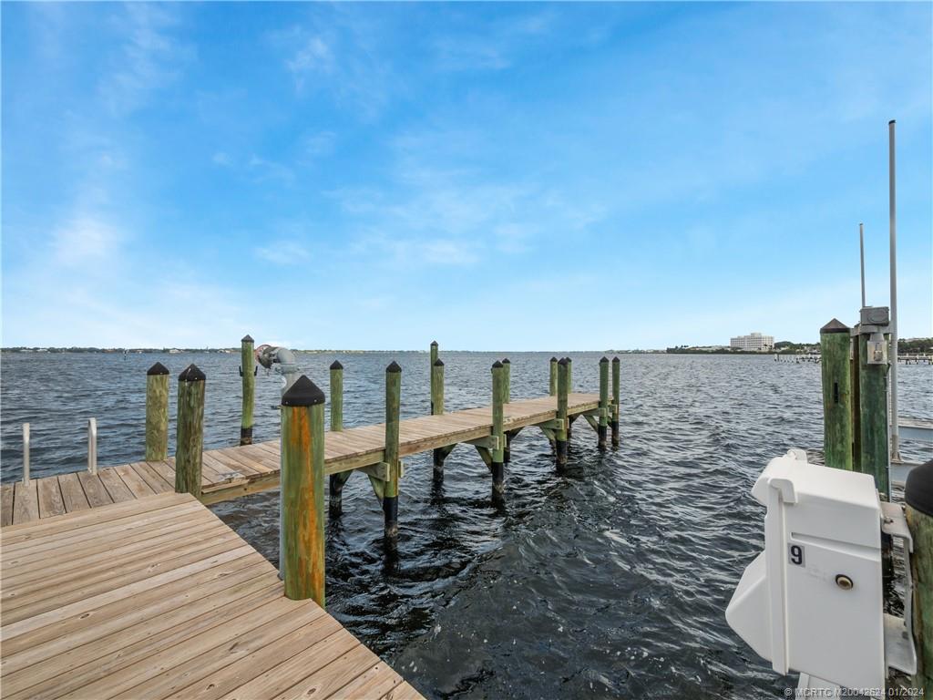 51 SE Seminole Street 401