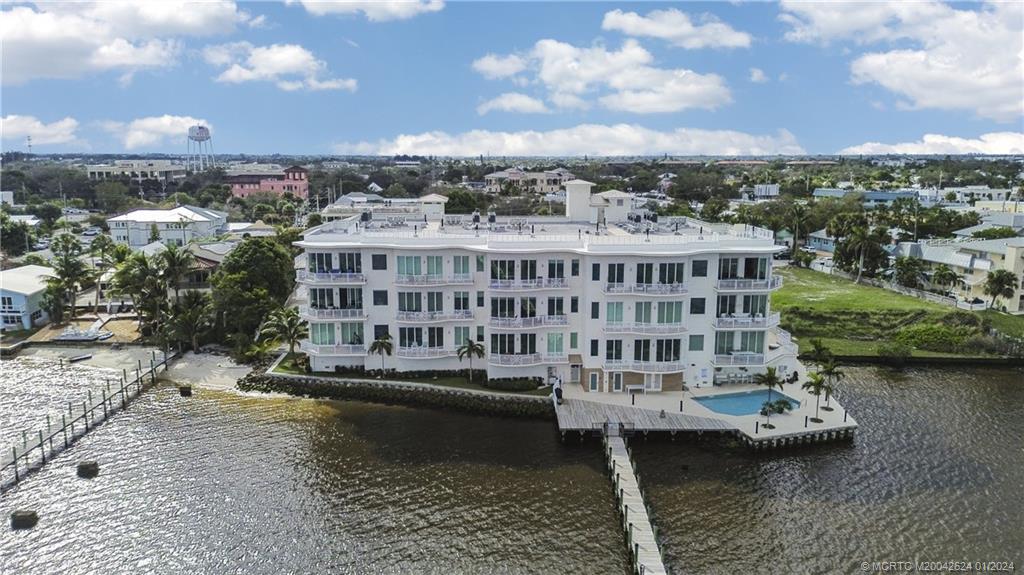 51 SE Seminole Street 401