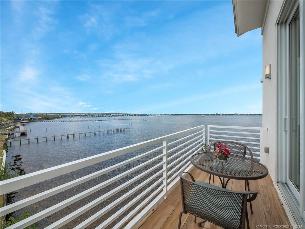 51 SE Seminole Street 401