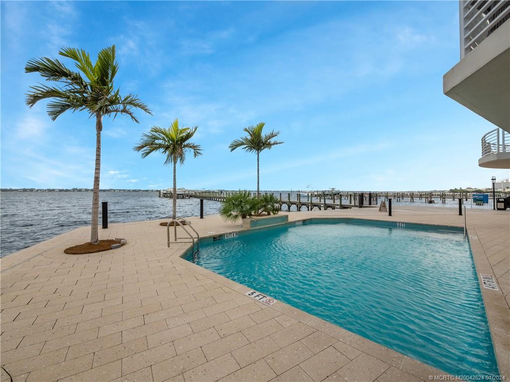 51 SE Seminole Street 401