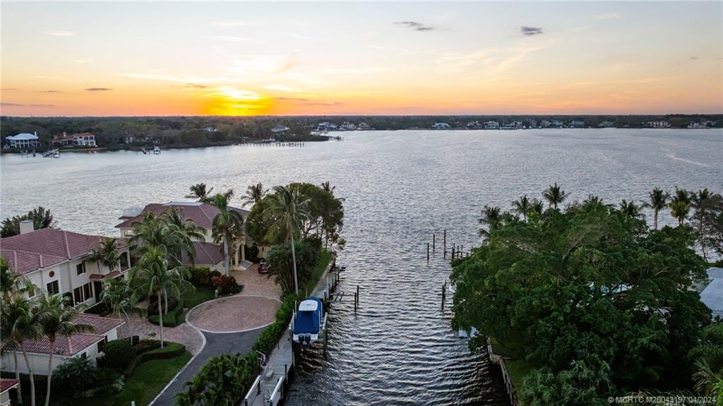 19 River Drive