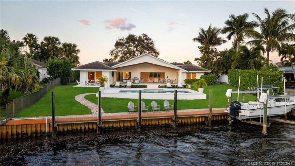 19 River Drive