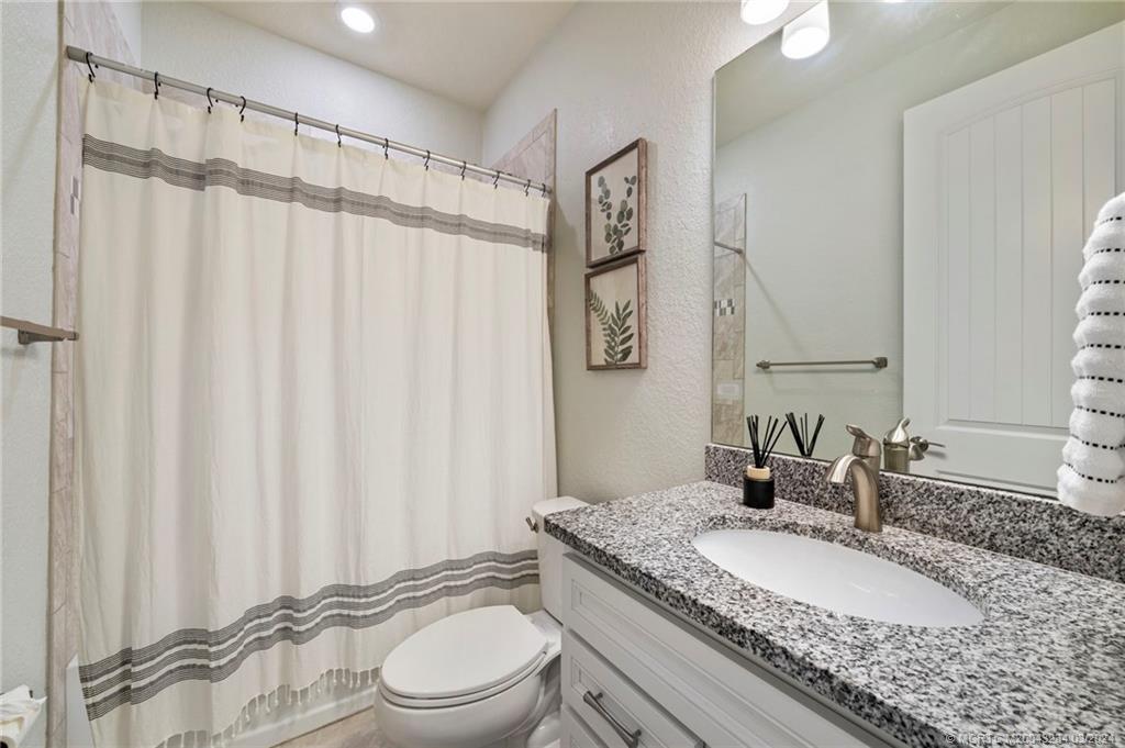 668 SE Villandry Way