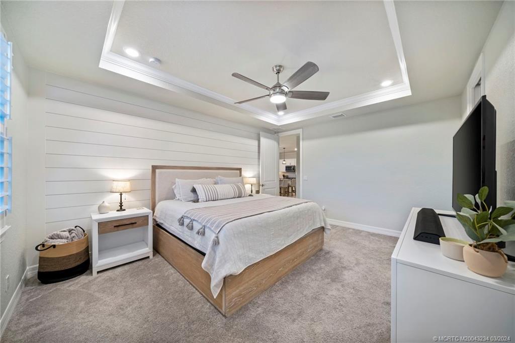 668 SE Villandry Way