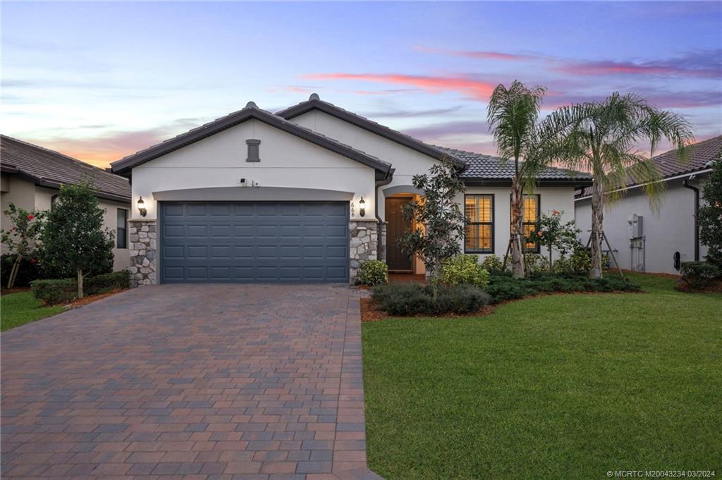 668 SE Villandry Way