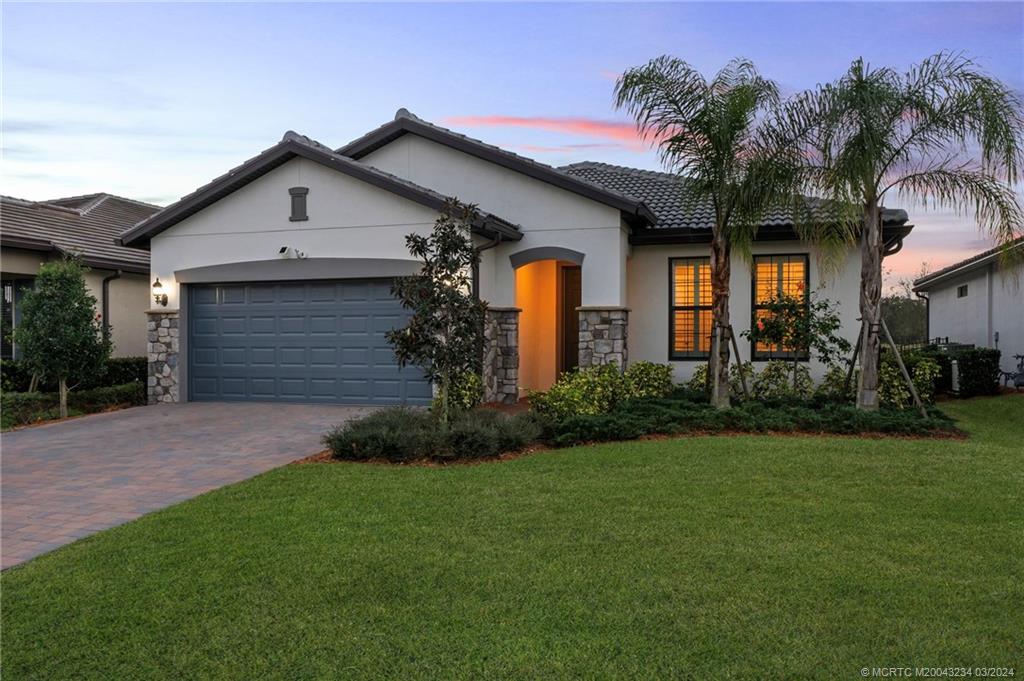 668 SE Villandry Way