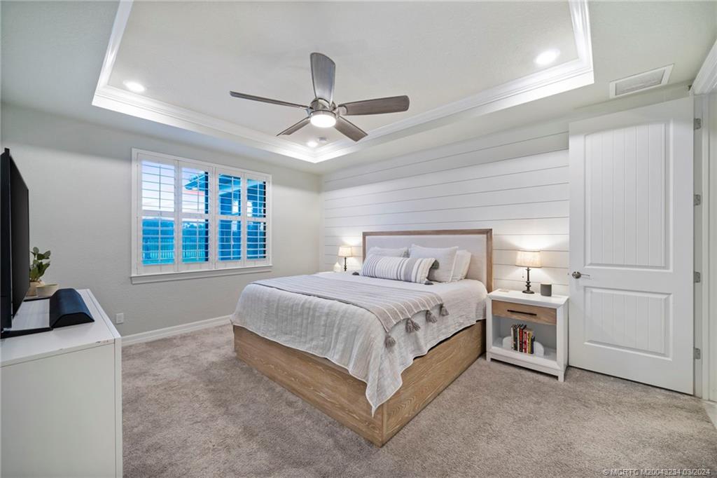 668 SE Villandry Way