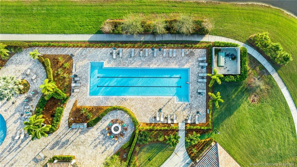 668 SE Villandry Way