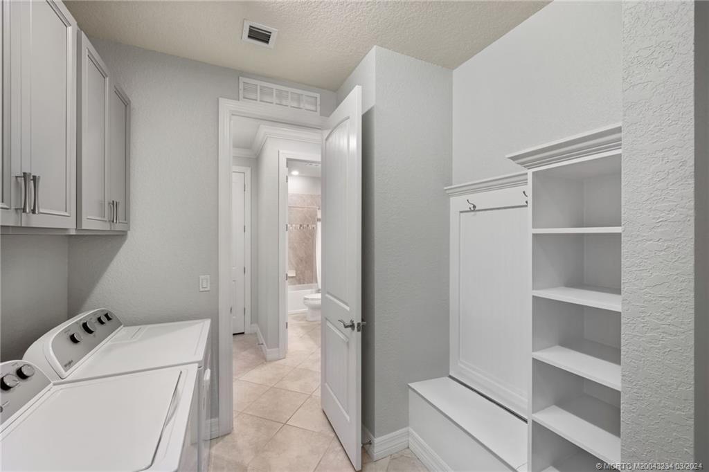 668 SE Villandry Way