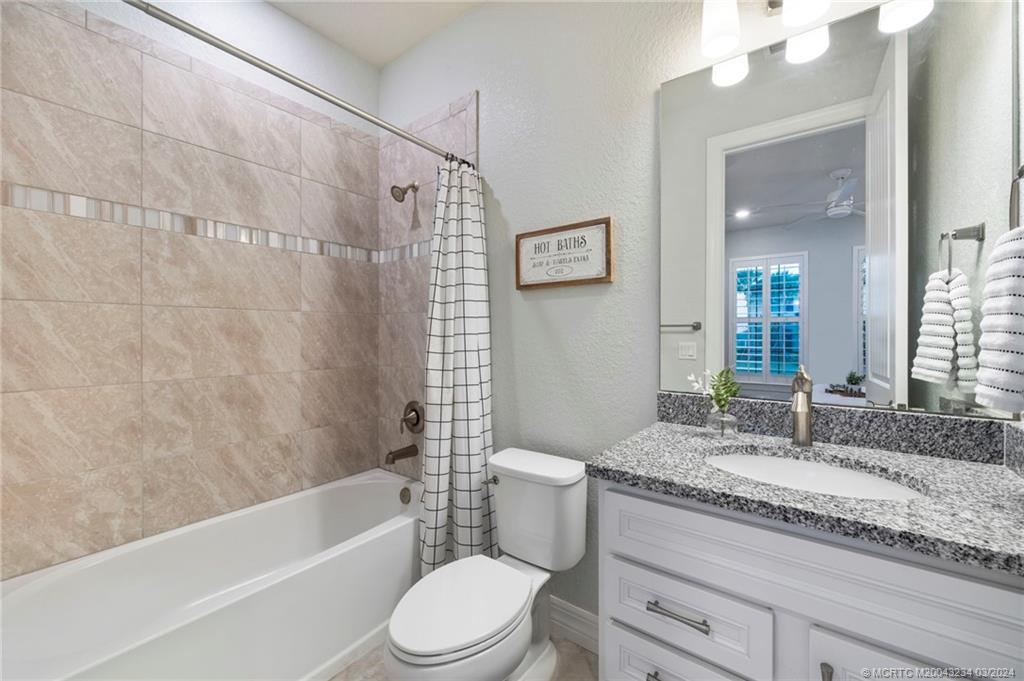 668 SE Villandry Way