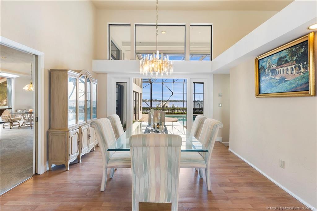 781 SW Bay Pointe Circle