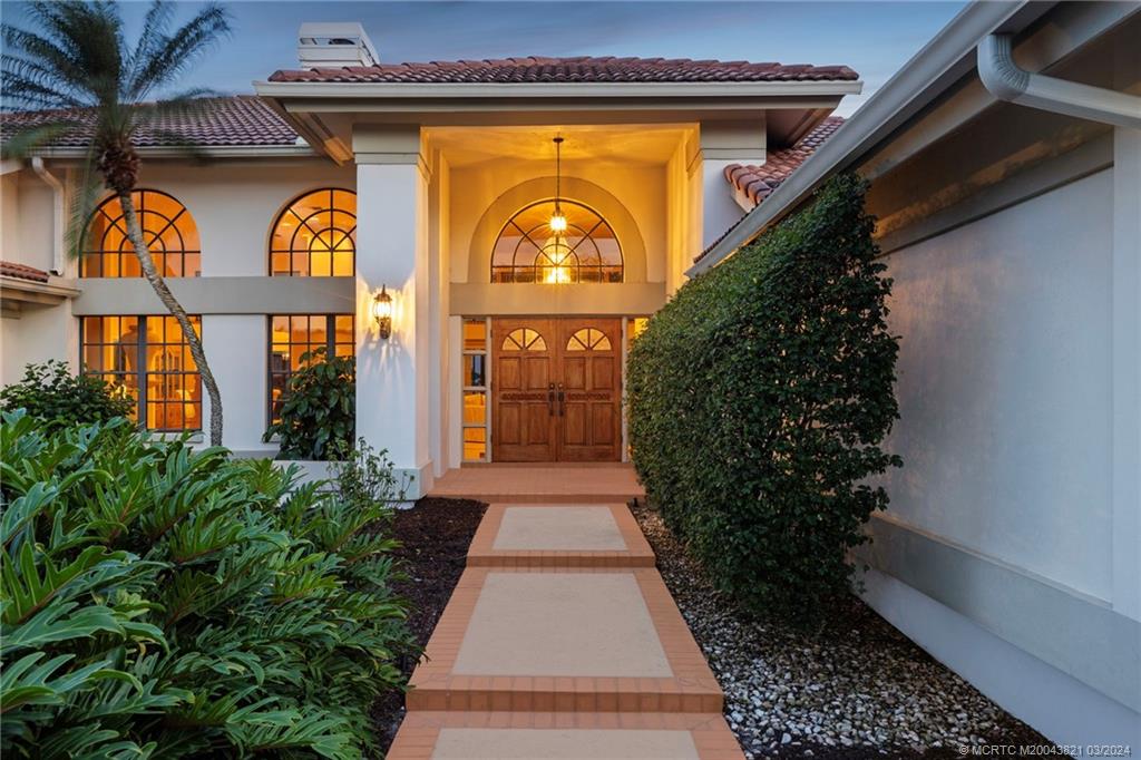 781 SW Bay Pointe Circle