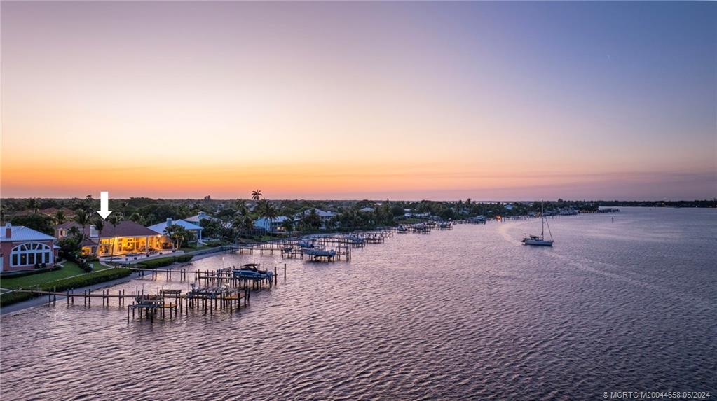 621 SW Bay Pointe Circle