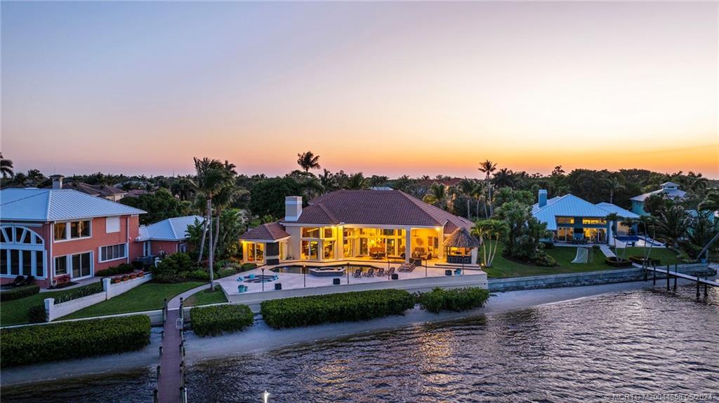 621 SW Bay Pointe Circle