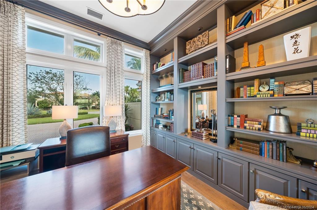 621 SW Bay Pointe Circle