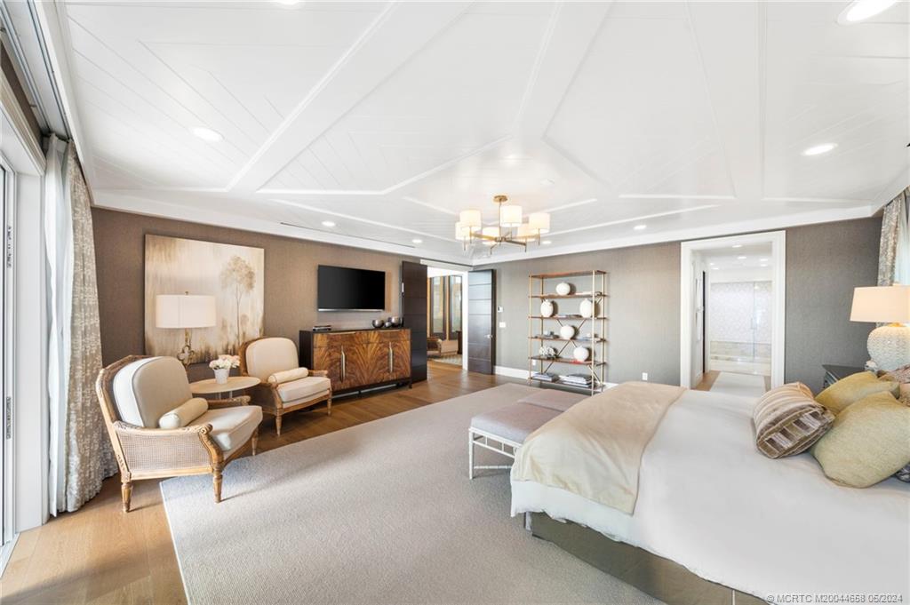 621 SW Bay Pointe Circle