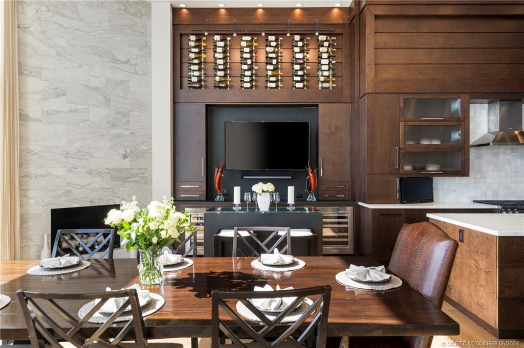 621 SW Bay Pointe Circle