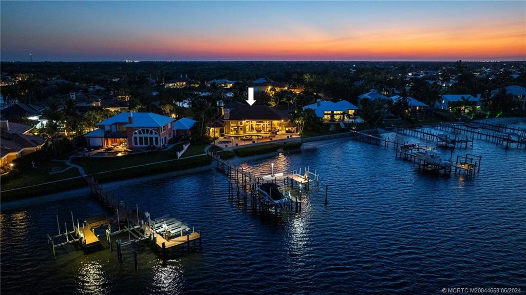 621 SW Bay Pointe Circle