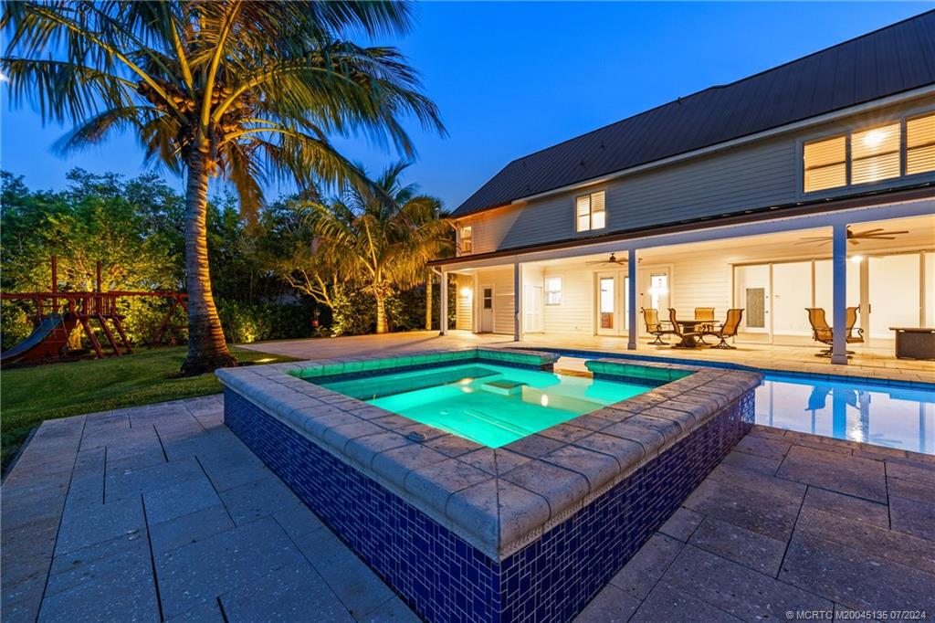 99 SW Wiregrass Ct