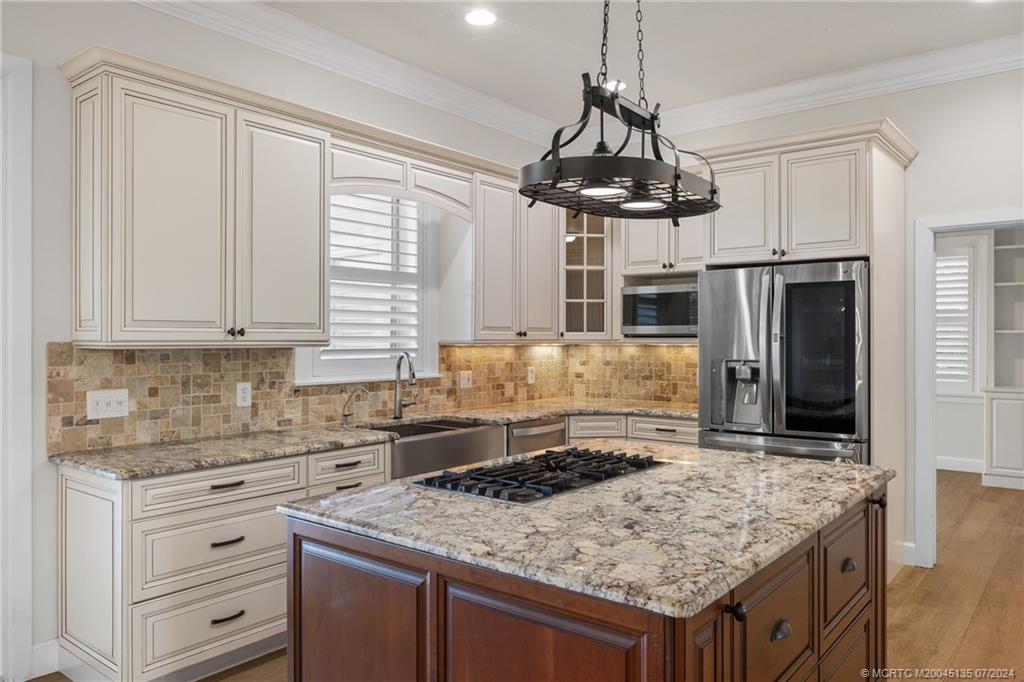 99 SW Wiregrass Ct