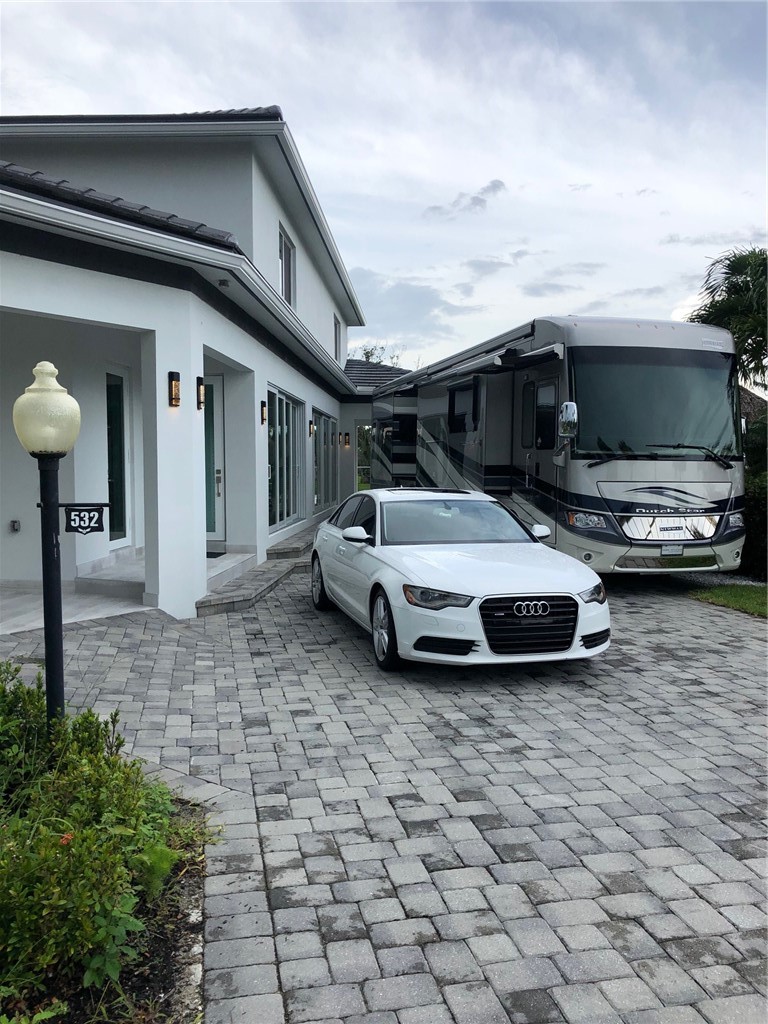 624 SW Saint Lucie Cres 105