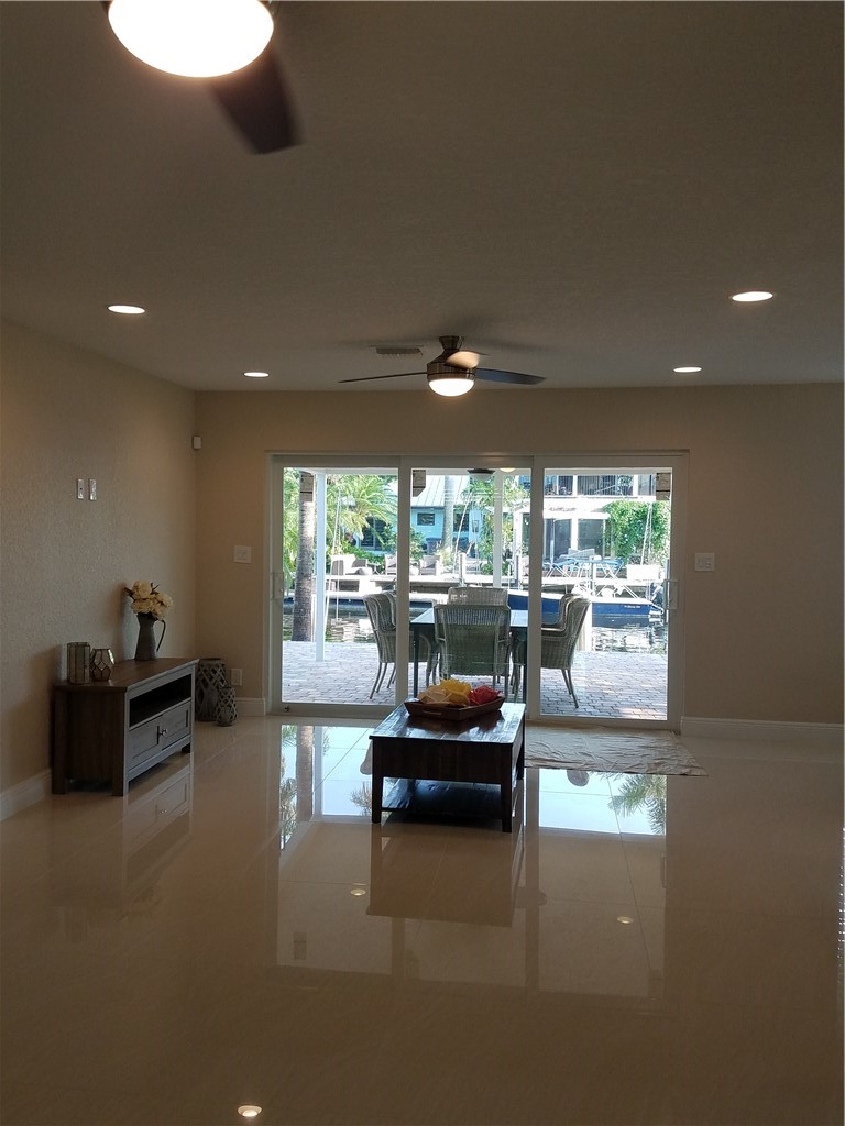 624 SW Saint Lucie Cres 105