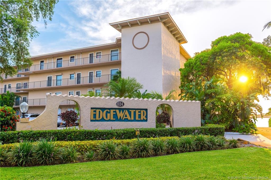 624 SW Saint Lucie Cres 105