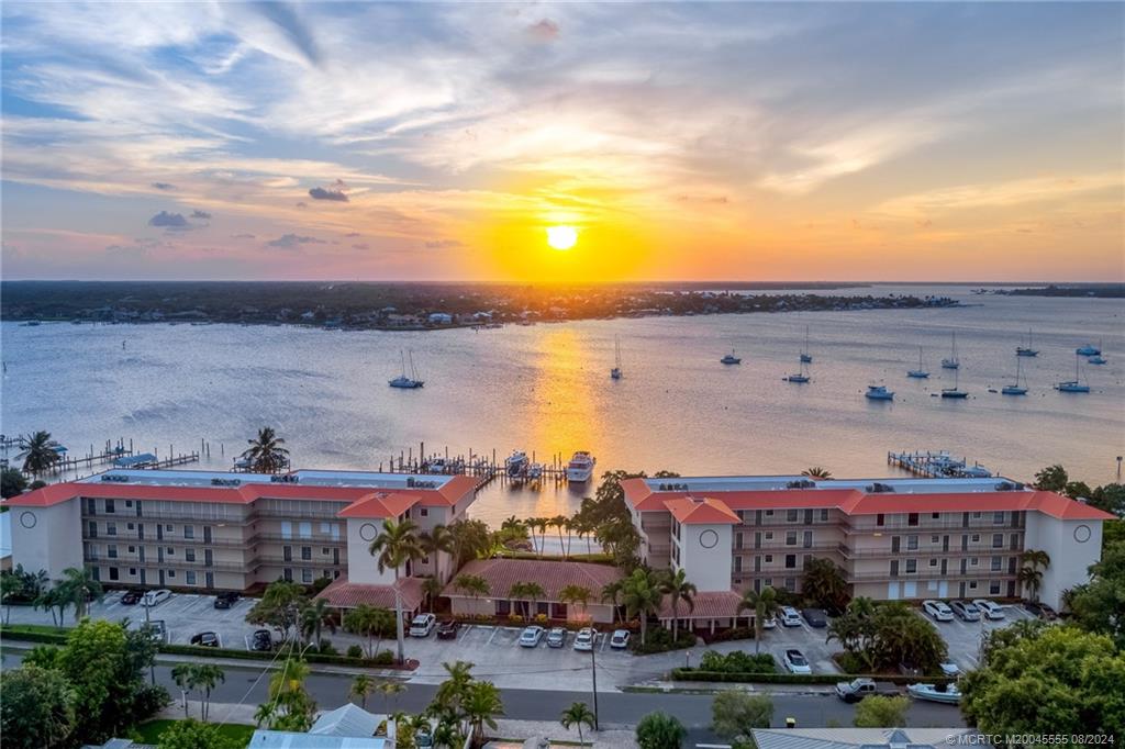 624 SW Saint Lucie Cres 105